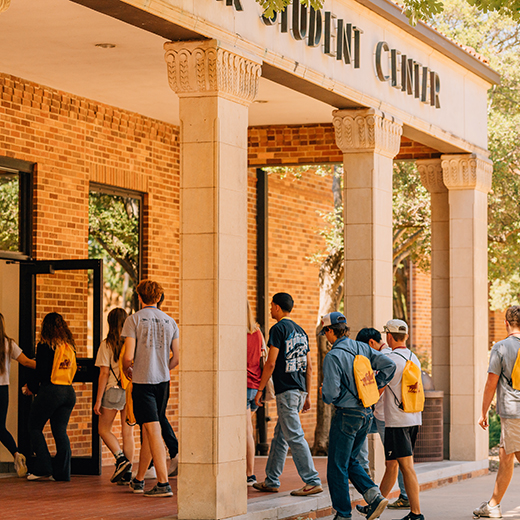 Students enter into Clark Student Center where they'll tour the facility.